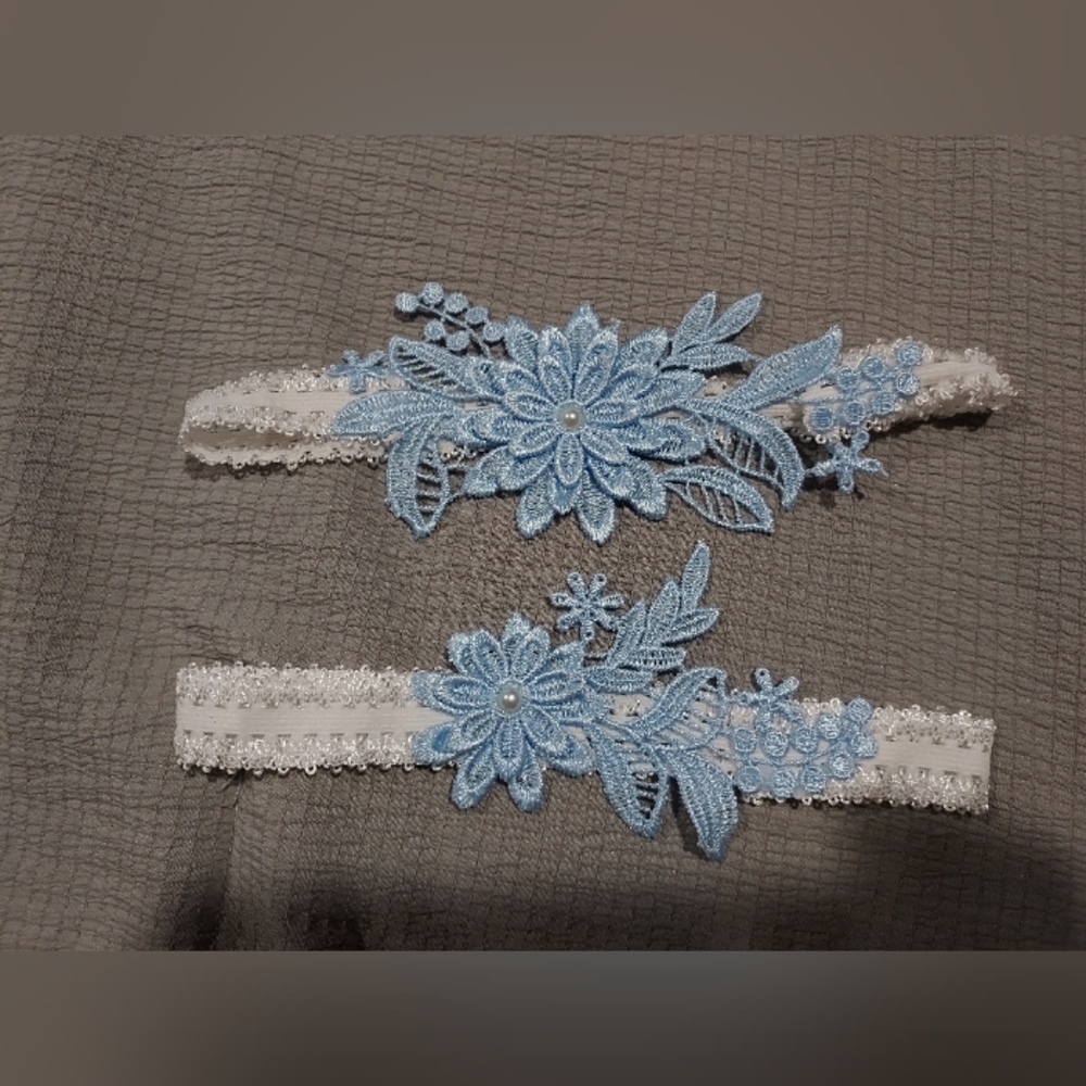Elegant Blue Lace Garter